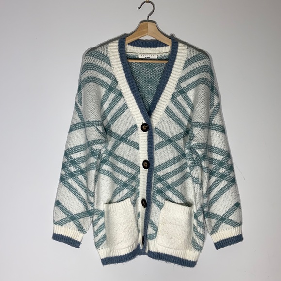 Soft Knit Preppy Print Cardigan - Picture 2 of 9